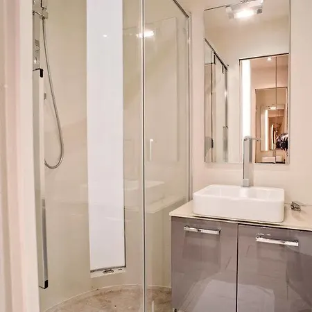 Rent In - Vatican Apartment