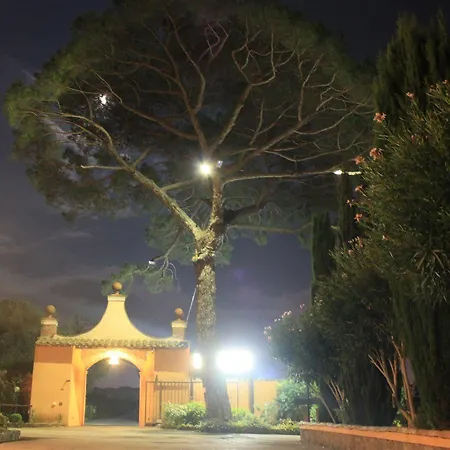 Casale Certosa 호텔 3*