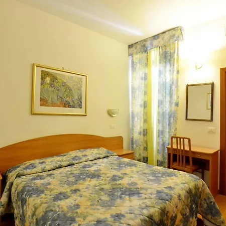 Hotel Tirreno