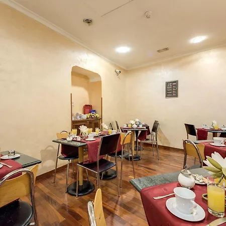 Le Petit Hotel