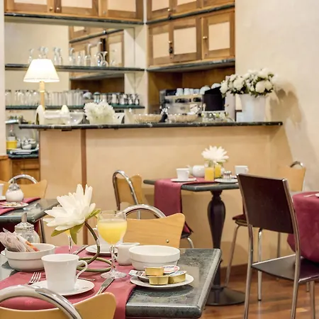 Le Petit Hotel 3*