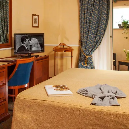Hotel Ludovisi Palace Rome
