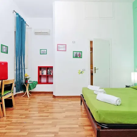Lucky Domus Guest house 2*