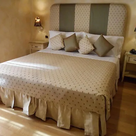 Condotti 2*