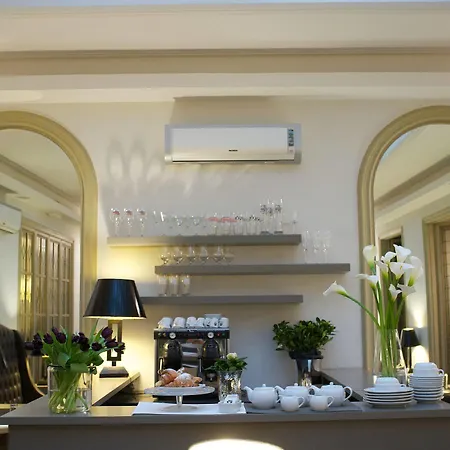 Piazza Farnese Luxury Bed & Breakfast 2*