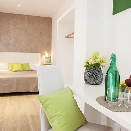 Bed & Breakfast Domus Casaletto 2*