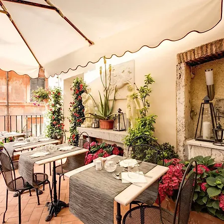 Relais Fontana Di Trevi 3* Rome