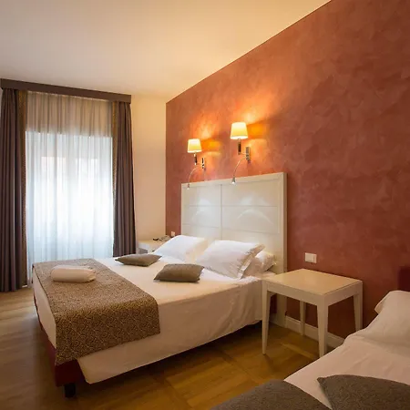 Floris Hotel