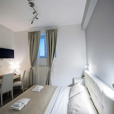 Bella Roma Luxury Accommodation, Vatican City - Liberty Collection Bed & Breakfast Rome