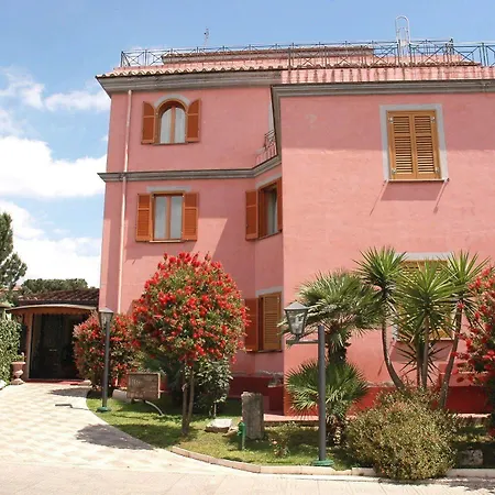 Arco Di Travertino ホテル