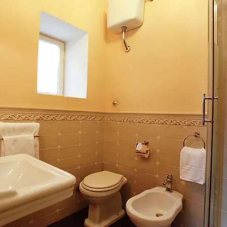 Guest house Casa De Fiori 2*