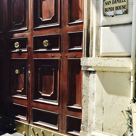 بيت ضيافة San Daniele Bundi House 2*