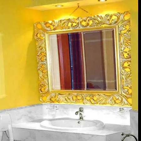 Luxury H 2000 Bed & Breakfast 3*