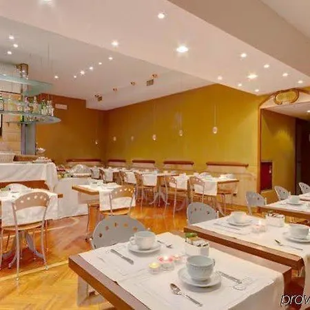 Hotel Corot