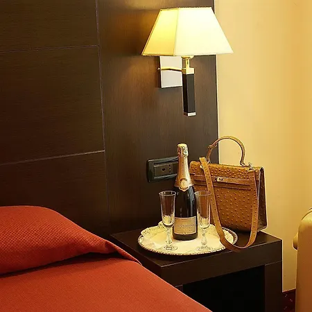 Versailles Hotel