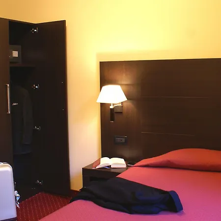 Versailles Hotel