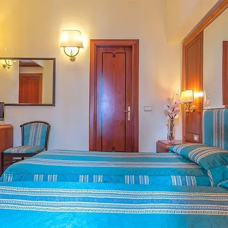 Raeli Lux Hotel 4*