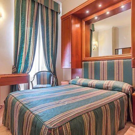 Hotel Raeli Lux