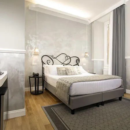Relais De L'opera 2*