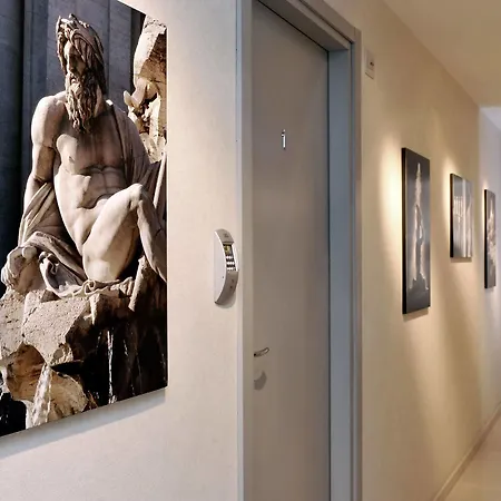 Pantheon Guest house 2*