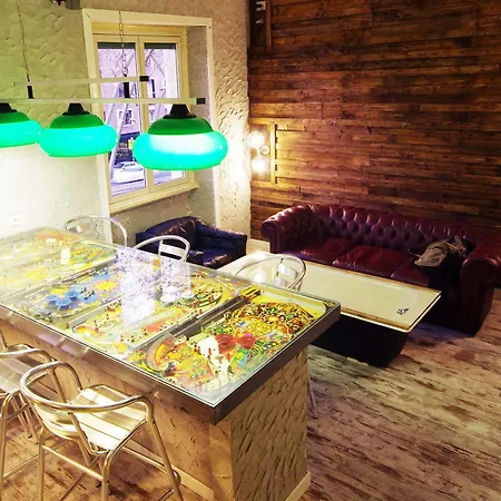 Cineroma Bed & Breakfast 2*