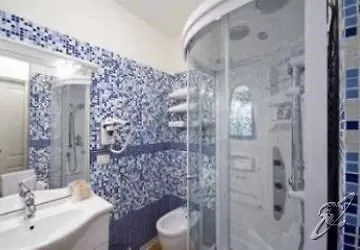 Relais Fontana Di Trevi 3*