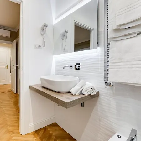 Mellini Palace By Premium Collection Guest house