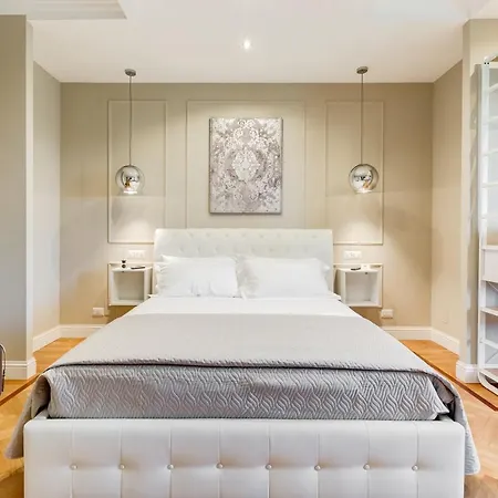 Mellini Palace By Premium Collection Guest house