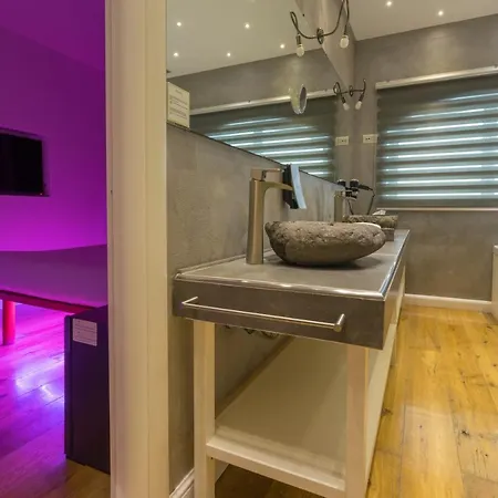 Penzion Colosseum Jacuzzi Suites Řím