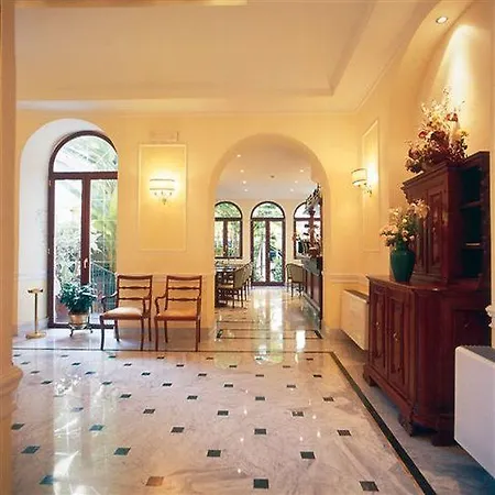 Hotell Astoria Garden 3*