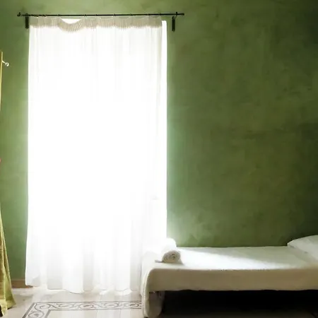 Romadelante Guest house