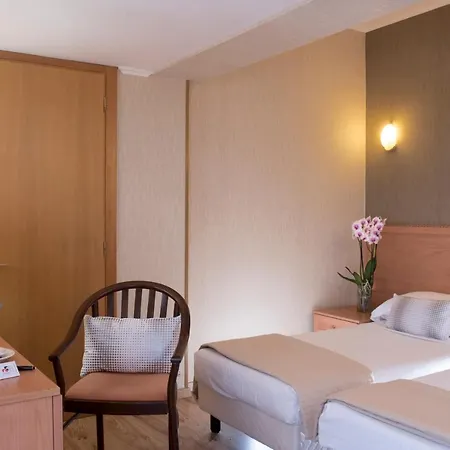 Quality Rouge Et Noir Hotel 4*