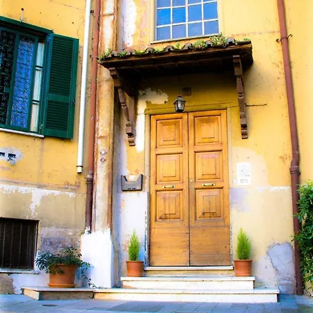 Nel Cortile * Rome
