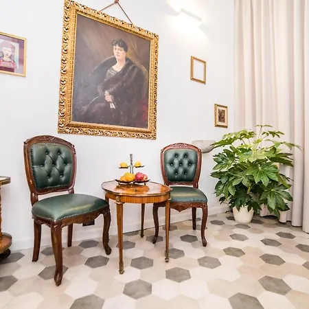 Palazzo Del Duca Piazza Navona 3* Roma