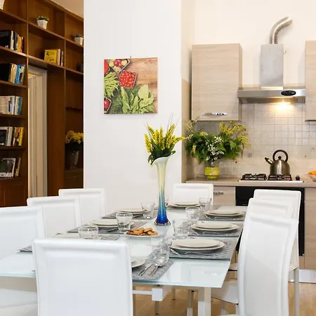 Apartment Gregory House *