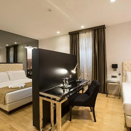 Floris Hotel