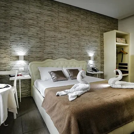 Domus Castroni Pompeo Magno 3* Рим