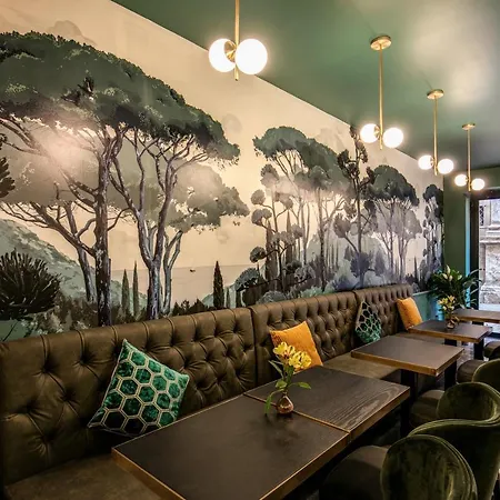 Tree Charme Parliament Boutique Hotel 3*