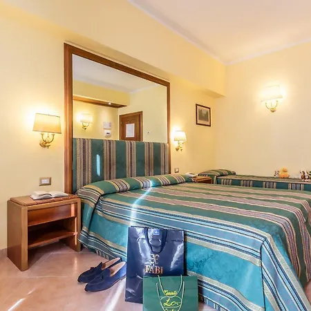 Raeli Noto 3*