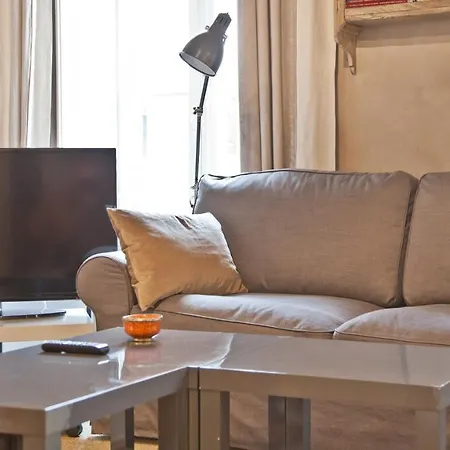 In Leonardo Da Vinci Apartment Rome
