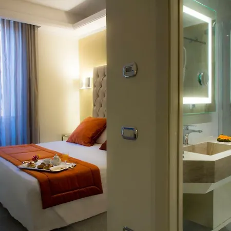 Marcella Royal - Rooftop Garden 4* Roma