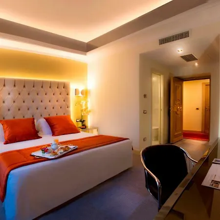 Marcella Royal - Rooftop Garden Hotel Rome