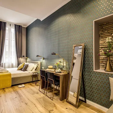 Tree Charme Parliament Boutique Roma