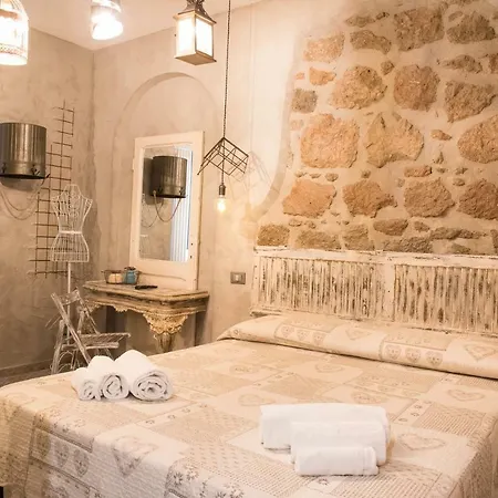 Mancini Shabby House Guest house 3*