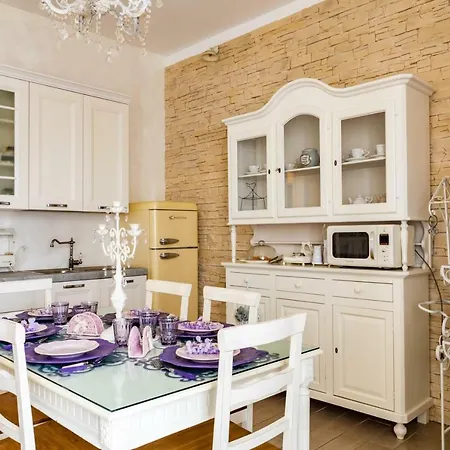 Romantic Dreams Bed & Breakfast 2*