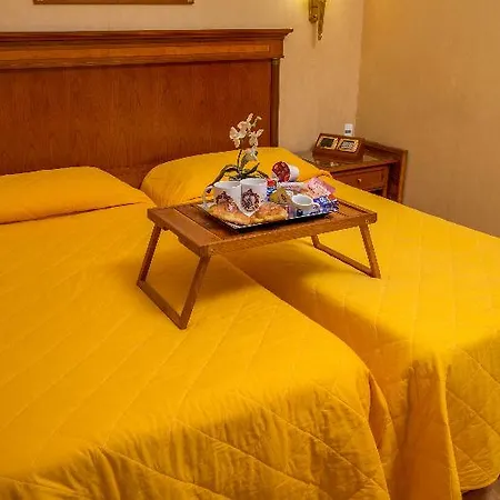 Luxury H 2000 Bed & Breakfast 3*