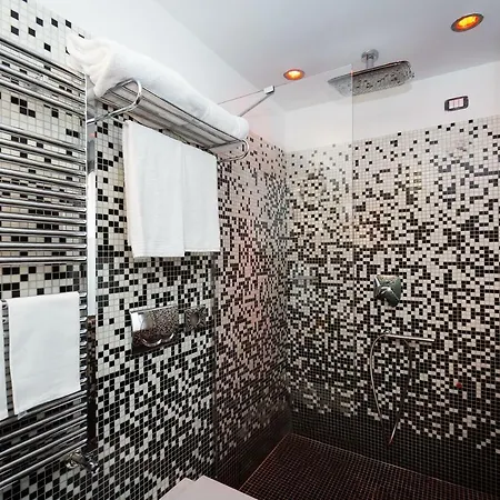 Jc Otel 4*