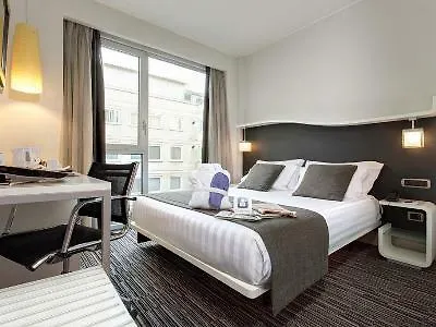 Courtyard By Marriott Central Park Hotel