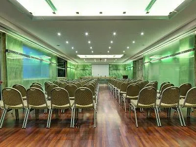 Hotel Courtyard By Marriott Central Park Rome