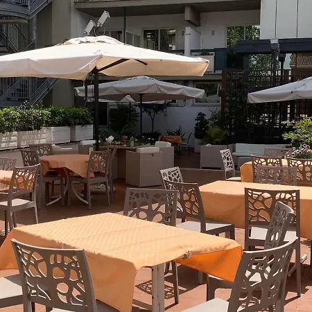 Pineta Palace 4* רומא